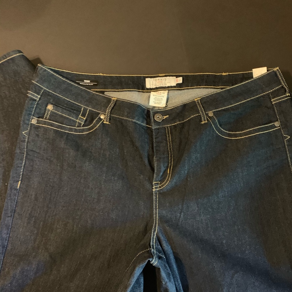 Torrid 24 short length skinny jeans